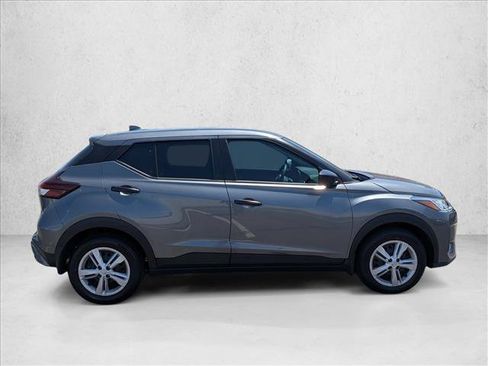 Used 2025 Nissan Kicks Play S FWD image 4