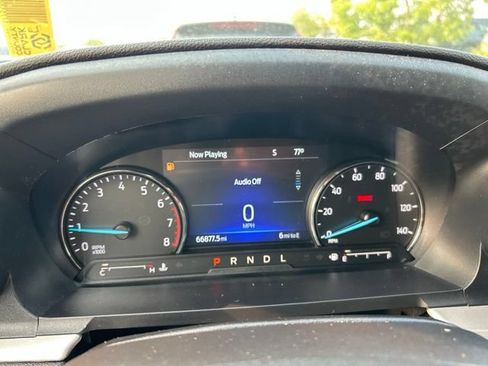 Used 2023 Ford Explorer XLT w/ Equipment Group 202A AWD/4WD image 9