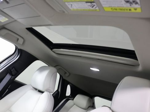 Used 2023 MAZDA CX-30 AWD 2.5 S w/ Premium Package image 19