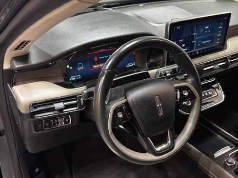 Used 2023 Lincoln Corsair Reserve w/ Equipment Group 202A image 16