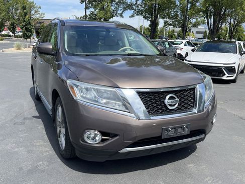 Used 2015 Nissan Pathfinder Platinum AWD/4WD image 4