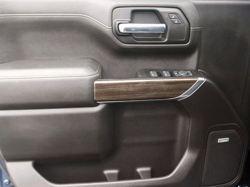 Used 2022 Chevrolet Silverado 1500 RST w/ Convenience Package II image 9