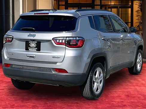 Used 2023 Jeep Compass Latitude AWD/4WD image 12