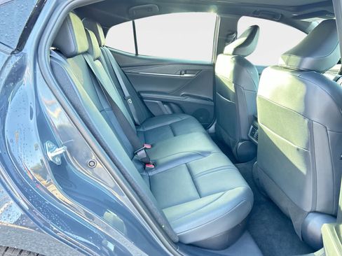 Used 2025 Toyota Camry XSE FWD image 13