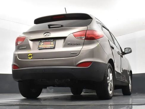 Used 2011 Hyundai Tucson GLS image 13