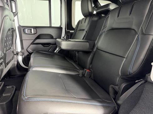 Used 2023 Jeep Wrangler Unlimited Rubicon 4xe w/ Cold Weather Group AWD/4WD image 19