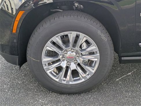 New 2025 GMC Yukon XL Denali w/ Sun & Power Step Package image 15
