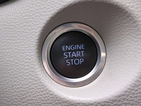 Used 2022 Toyota Corolla Cross LE FWD image 26