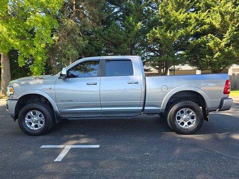 Used 2022 RAM 2500 Laramie AWD/4WD image 3