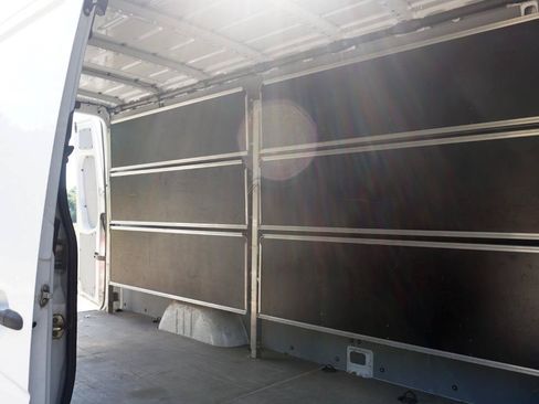Used 2016 Freightliner Sprinter 2500 RWD image 15