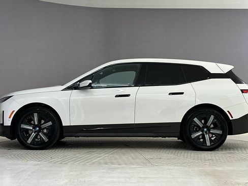 Certified 2023 BMW iX xDrive50 AWD/4WD image 2
