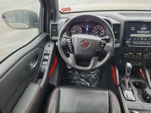 Used 2023 Nissan Frontier PRO-4X w/ Pro-4X Premium Package AWD/4WD image 19