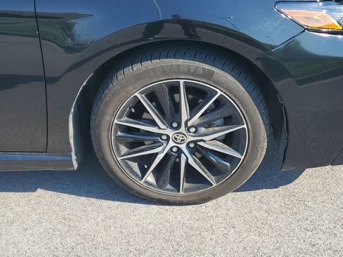 Used 2024 Toyota Camry SE image 6