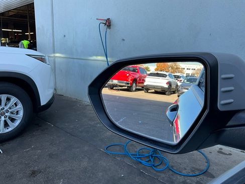 Used 2025 Hyundai Kona SEL image 18