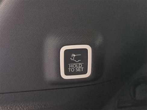 New 2025 Jeep Grand Cherokee Summit image 14