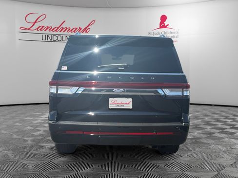 Certified 2024 Lincoln Navigator L Reserve AWD/4WD image 4