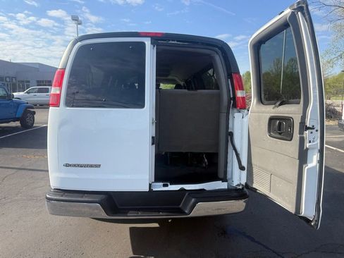 Used 2020 Chevrolet Express 3500 LT w/ LT Preferred Equipment Group RWD image 32