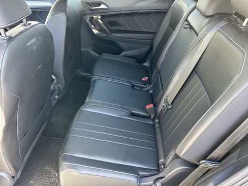 Used 2024 Volkswagen Tiguan SE FWD image 15