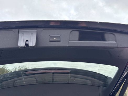 New 2026 Volkswagen Atlas SE image 12