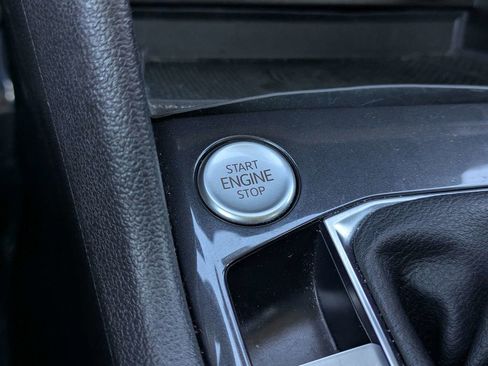 Used 2024 Volkswagen Tiguan SE image 31