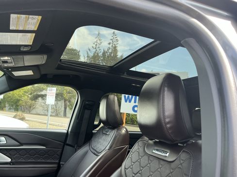 Used 2025 Ford Explorer Platinum w/ LUX Leather Package AWD/4WD image 21
