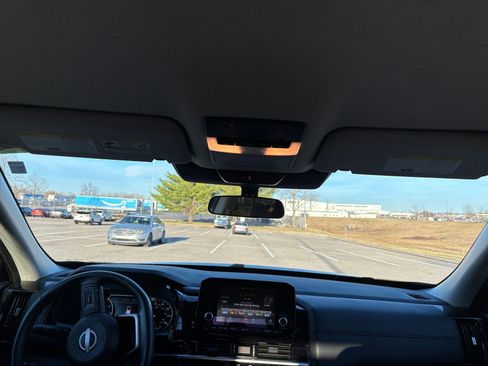 Used 2025 Nissan Pathfinder SV image 35