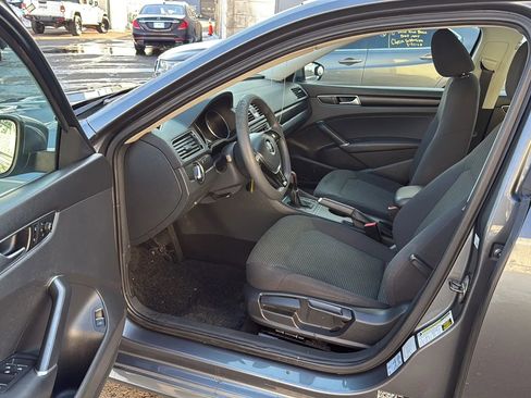 Used 2016 Volkswagen Passat 1.8T S image 23