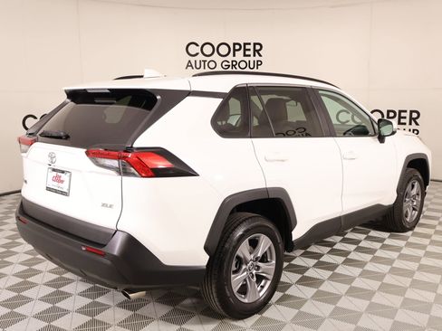 Used 2022 Toyota RAV4 XLE FWD image 19