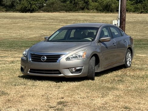 Used 2014 Nissan Altima 2.5 S FWD image 3