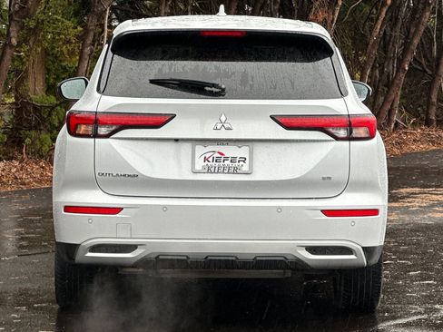 Used 2024 Mitsubishi Outlander SE image 5
