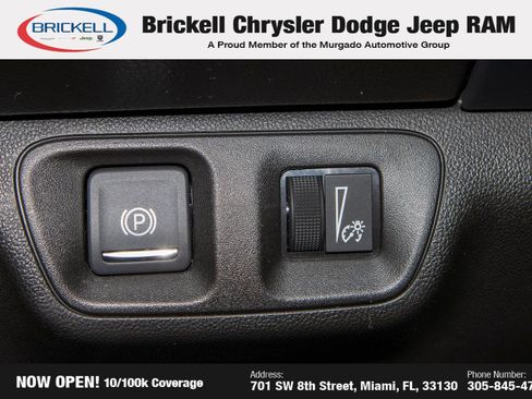 Used 2023 GMC Acadia SLE image 29