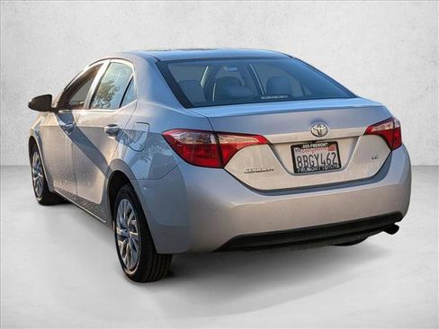 Used 2018 Toyota Corolla LE image 5