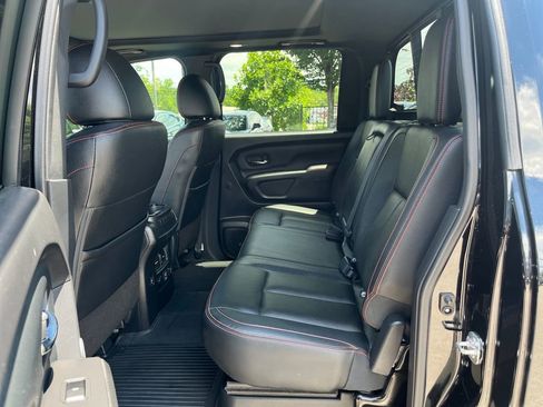 Used 2022 Nissan Titan PRO-4X w/ Pro-4x Convenience Package AWD/4WD image 27