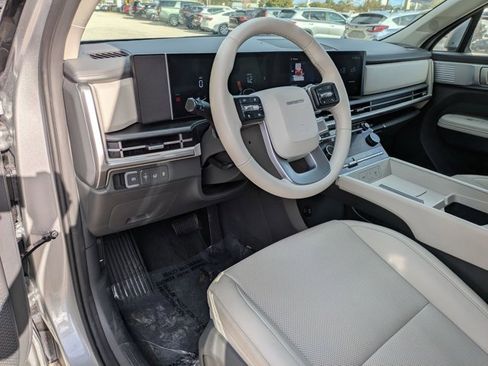 Used 2025 Hyundai Santa Fe SEL image 5