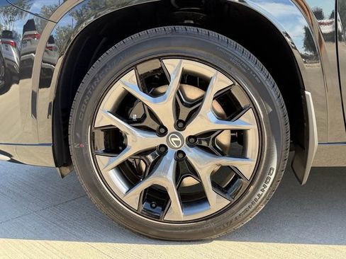 New 2026 Lexus TX 500h AWD image 10