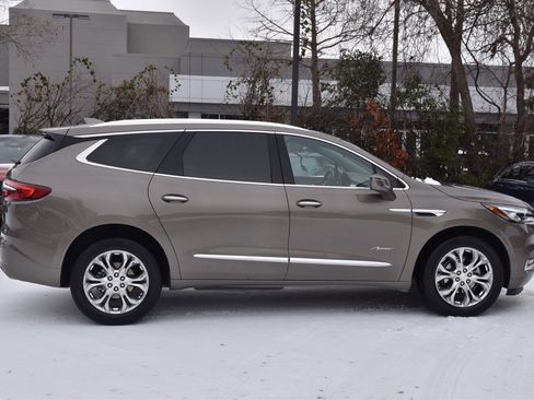 Used 2020 Buick Enclave Avenir w/ Avenir Technology Package image 6
