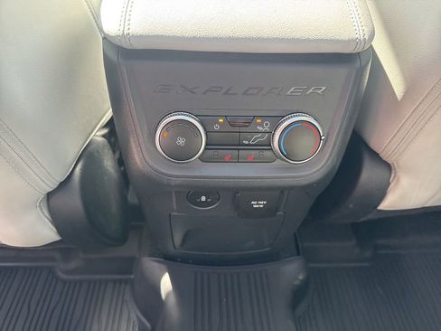 Used 2025 Ford Explorer Platinum w/ Ultimate Package AWD/4WD image 20