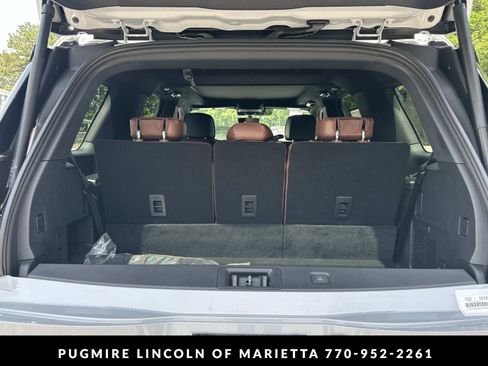 New 2026 Lincoln Navigator Reserve AWD/4WD image 17