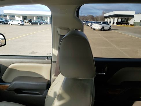 Used 2018 GMC Sierra 1500 SLT w/ SLT Premium Package image 12