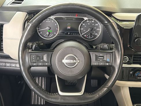 Used 2023 Nissan Pathfinder SL w/ Lighting Package (N92) image 4