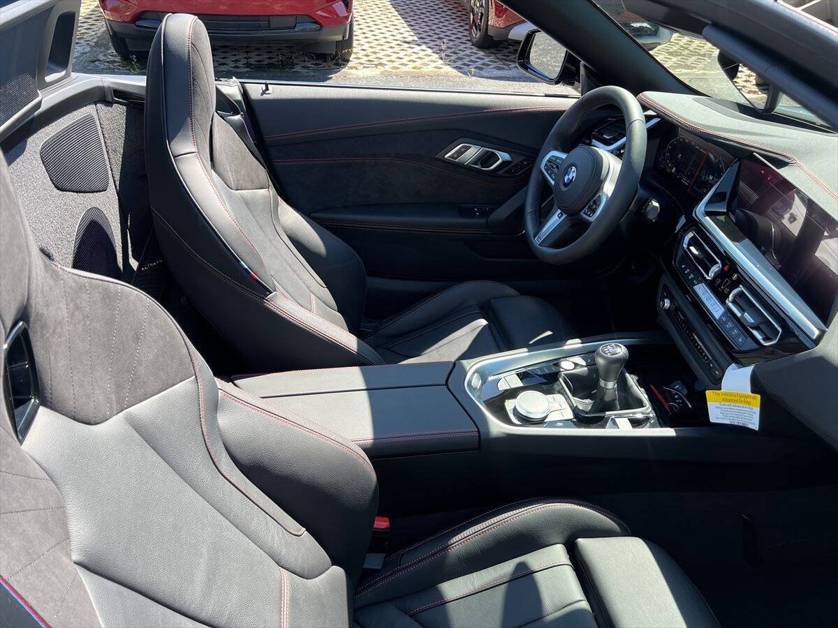 Used 2026 BMW Z4 M40i RWD image 12