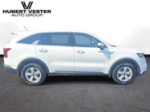 Used 2023 Kia Sorento LX AWD/4WD image 5