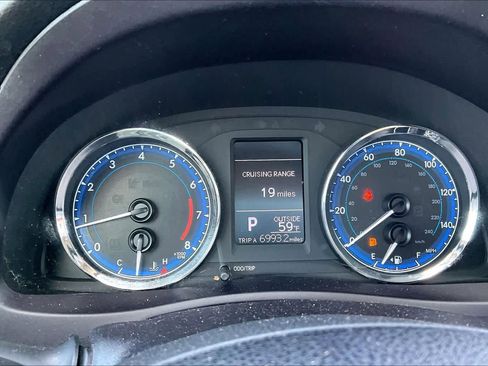 Used 2019 Toyota Corolla LE image 22