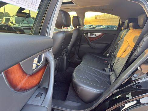 Used 2013 INFINITI FX37 AWD w/ Premium Pkg image 30