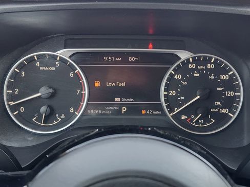 Used 2023 Nissan Rogue SV image 16