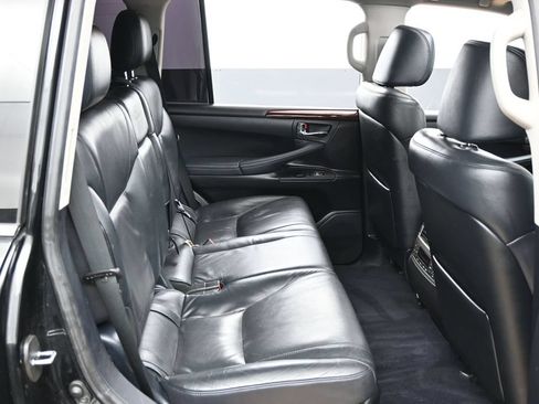 Used 2013 Lexus LX 570 4WD image 32