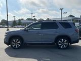 Used 2025 Honda Pilot Touring image 4