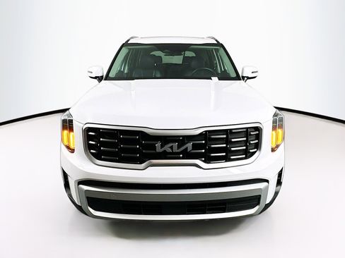 Used 2025 Kia Telluride S image 2