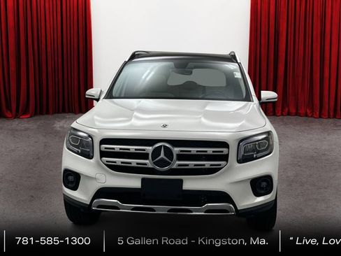 Used 2023 Mercedes-Benz GLB 250 4MATIC w/ Premium Package image 2