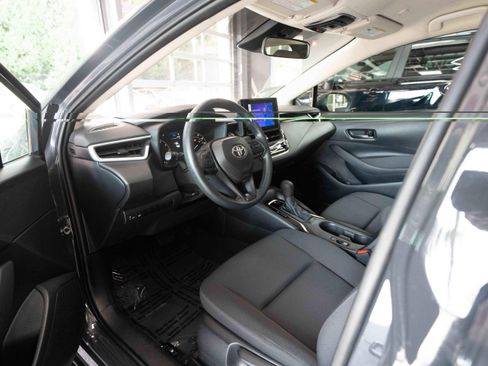 Used 2025 Toyota Corolla LE FWD image 8
